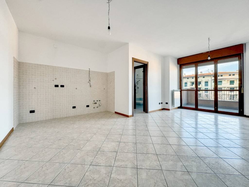 Cucina - Appartamento via CEREDO 18, Borgomanero - foto 1