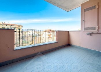 Terrazzo - One-room apartment via CEREDO 18, Borgomanero - photo 3