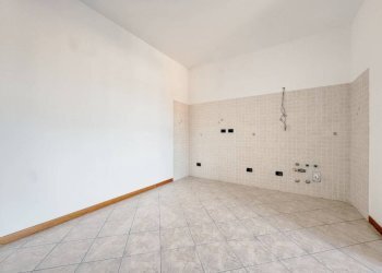 Cucina - Appartamento via CEREDO 18, Borgomanero - foto 5