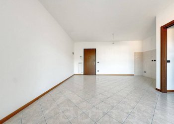 Salone - One-room apartment via CEREDO 18, Borgomanero - photo 6