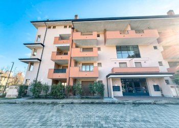 Facciata - One-room apartment via CEREDO 18, Borgomanero - photo 11