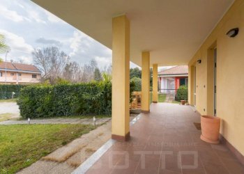 Veranda - Villa via Principe Umberto 16/q, Borgomanero - photo 25