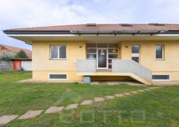 Facciata - Villa via Principe Umberto 16/q, Borgomanero - photo 27