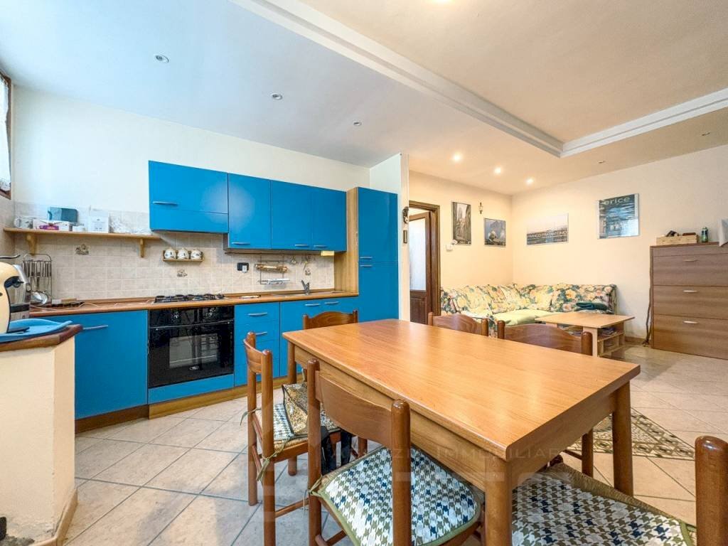 Cucina - Three-room apartment villaggio santa rita 25, Craveggia - photo 2