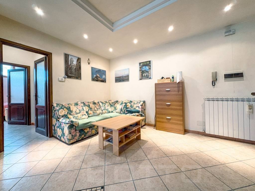 Salone - Three-room apartment villaggio santa rita 25, Craveggia - photo 3