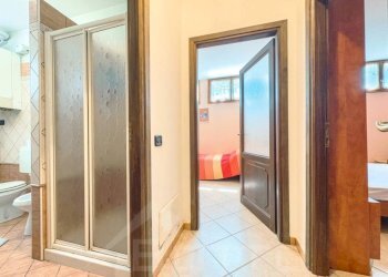 Corridoio - Appartamento villaggio santa rita 25, Craveggia - foto 6