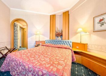 Camera da letto - Villa ---, Borgomanero - foto 26