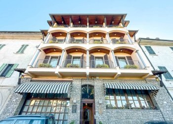 Facciata - Villa ---, Borgomanero - foto 35