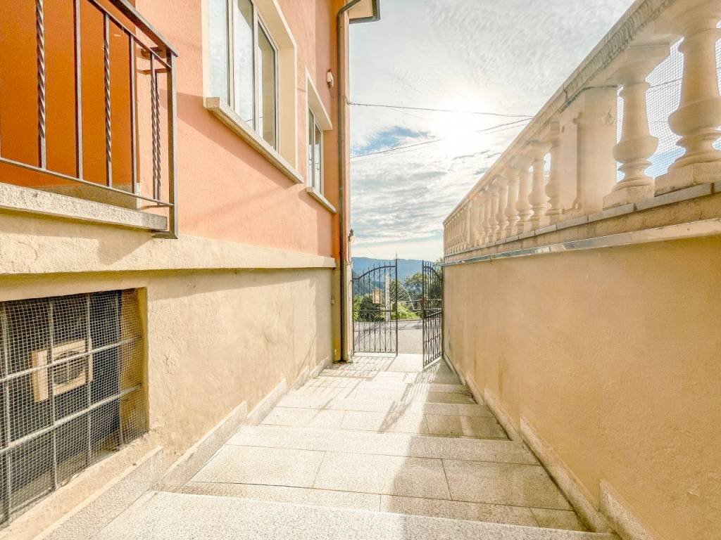 Cortile interno - Villa via omegna 13, Arola - photo 3