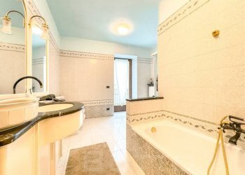 Bagno - Villa via regina villa 33, Gozzano - photo 10