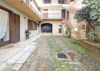 Cortile interno - Villa via regina villa 33, Gozzano - photo 22