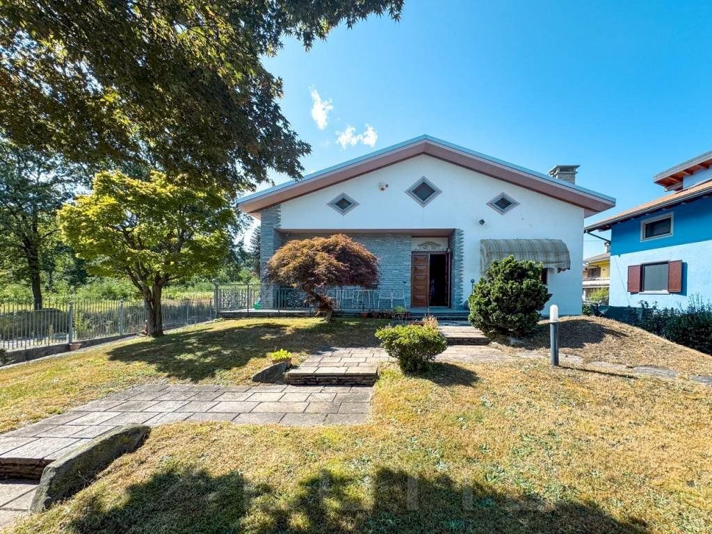 Giardino - Villa via insorte 46, Gozzano - foto 1