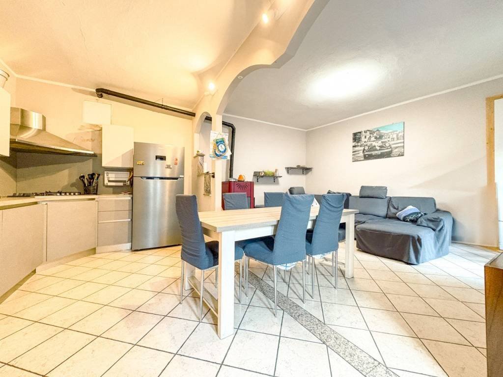 Salone - Three-room apartment via Dante 25, Gozzano - photo 1
