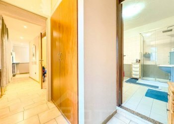 Corridoio - Three-room apartment via Dante 25, Gozzano - photo 4