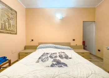 Camera da letto - Trilocale via Dante 25, Gozzano - foto 6