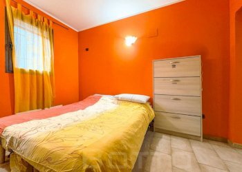 Camera da letto - Three-room apartment via Dante 25, Gozzano - photo 10