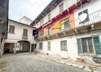 Cortile interno - Trilocale via Dante 25, Gozzano - foto 14