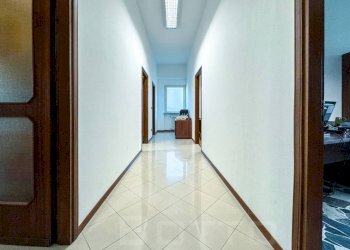Corridoio - Office corso Sempione 27, Borgomanero - photo 16