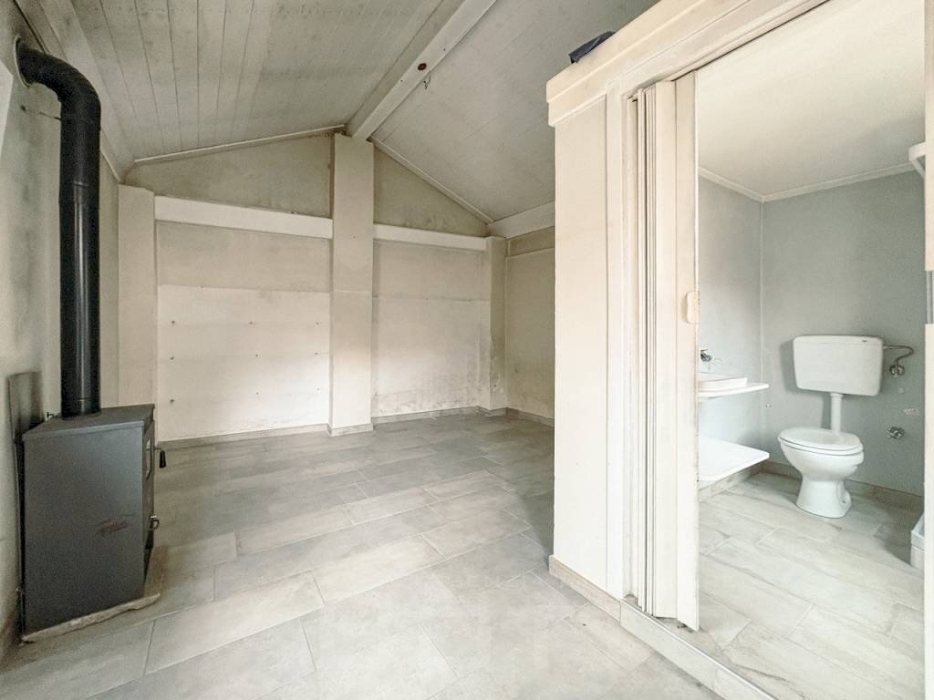 Interno non residenziale - Villa via magnana 4, Gozzano - photo 2