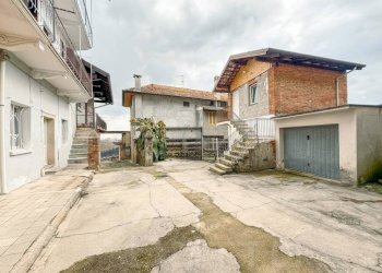Cortile interno - Villa via magnana 4, Gozzano - photo 4