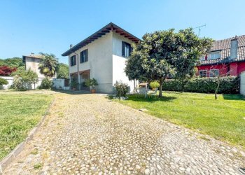 Giardino - Villa via Cureggio 26, Borgomanero - foto 2