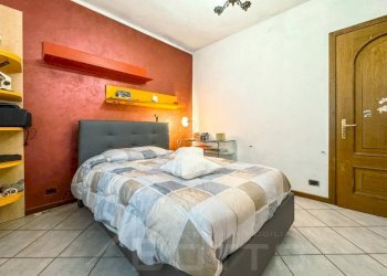 Camera da letto - Villa via Cureggio 26, Borgomanero - foto 16