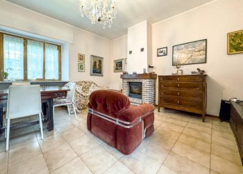 Salone - Villa via Cureggio 26, Borgomanero - foto 25