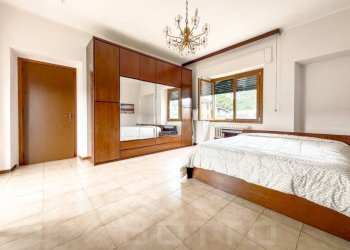 Camera da letto - Villa via Cureggio 26, Borgomanero - foto 30
