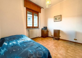 Camera da letto - Villa via Cureggio 26, Borgomanero - foto 37