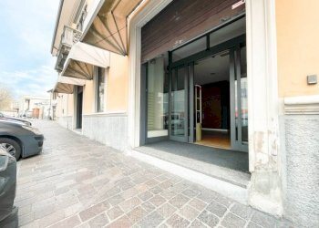 Zona - Shop viale don minzoni 14, Borgomanero - photo 11