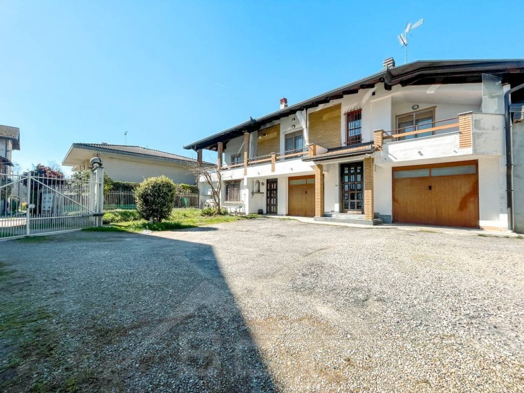 Cortile interno - Villa Viao Oioli 27, Gattico-Veruno - photo 1