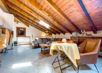 Salone - Villa Viao Oioli 27, Gattico-Veruno - foto 21