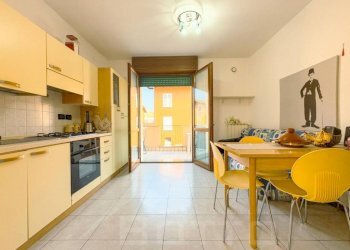 Cucina - Appartamento via pio x 9, Borgomanero - foto 1