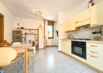 Cucina - Appartamento via pio x 9, Borgomanero - foto 4