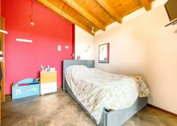 Camera da letto - Villa via Vignazza 4, Comignago - photo 14
