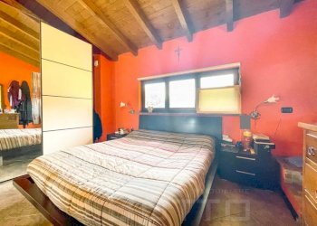 Camera da letto - Villa via Vignazza 4, Comignago - photo 18