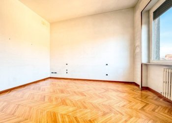 Camera da letto - Trilocale corso sempione 27, Borgomanero - foto 11