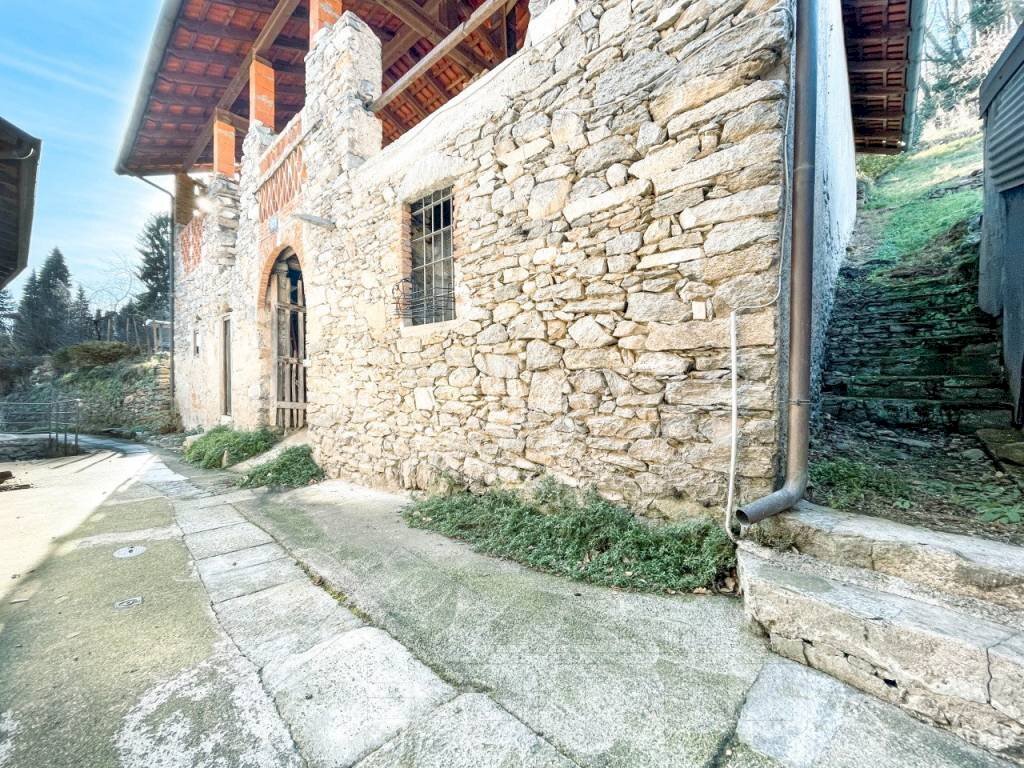 Facciata - Rustic via per Colazza 21, Meina - photo 1