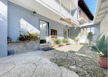 Cortile interno - Villa via per auzate 9, Soriso - foto 4