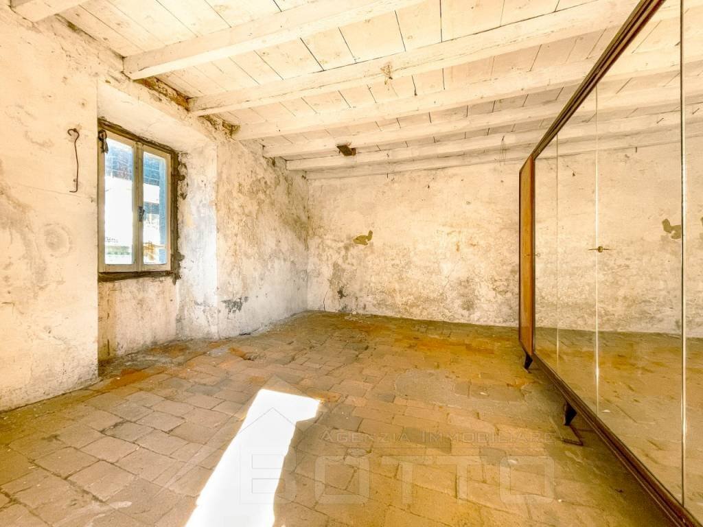 Stanza non arredata - Villa vicolo Cantonetto 6, Gozzano - photo 3