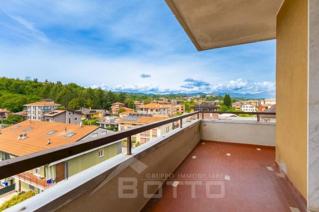 Terrazzo - Quadrilocale via 4 Novembre 17, Borgomanero - foto 2