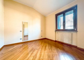 Camera da letto - Villa via moroni 37, Besozzo - photo 33