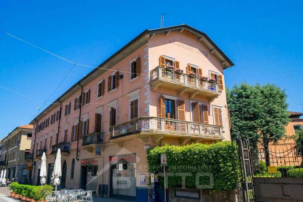 Facciata - Appartamento corso mazzini 57, Borgomanero - foto 1