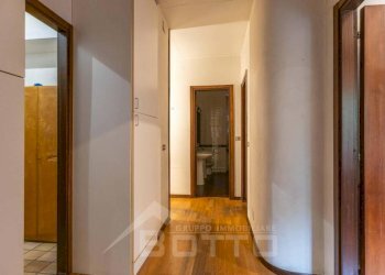 Corridoio - Appartamento corso mazzini 57, Borgomanero - foto 19