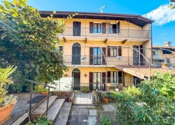Facciata - Villa via Gentile 40, Gozzano - photo 1