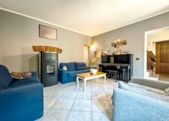 Salone - Villa via Gentile 40, Gozzano - photo 2