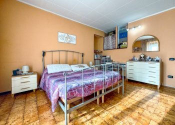 Camera da letto - Villa via Gentile 40, Gozzano - photo 11