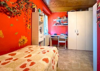 Camera da letto - Villa via Gentile 40, Gozzano - photo 19