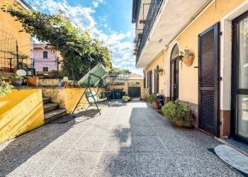 Cortile interno - Villa via Gentile 40, Gozzano - photo 24