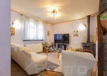 Salone - Villa via della Ciocca 94, Borgomanero - foto 4